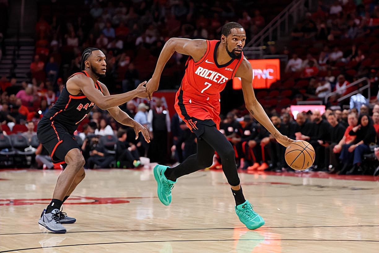 星空体育直播团队-轻轻松松拿下了全场最高分,杜兰特的表现直接影响了火箭的竞争力