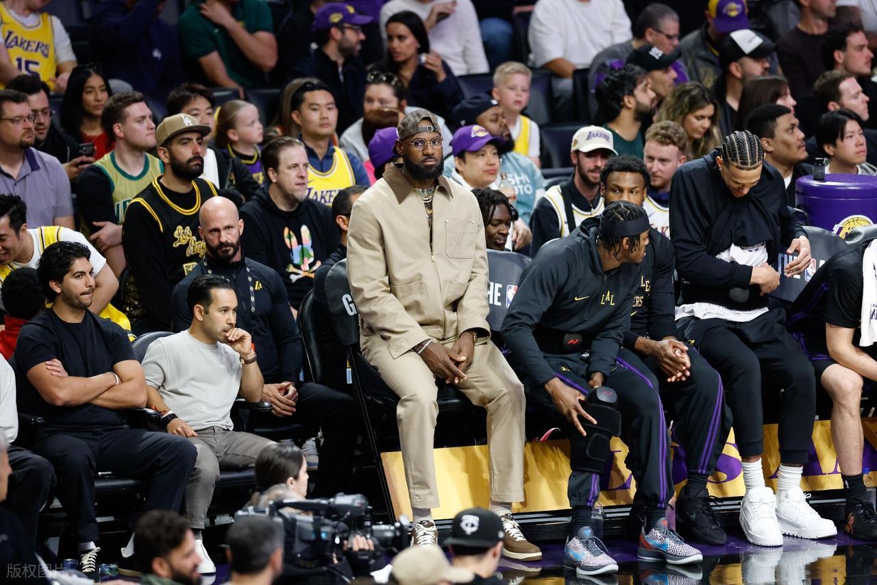 星空体育官方网站-10负1胜！拿5260万顶薪，却打成球队累赘，你该重回骑士联手哈登